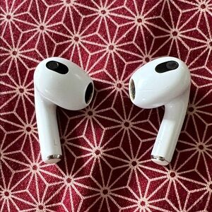 Apple White Earbud Headphones